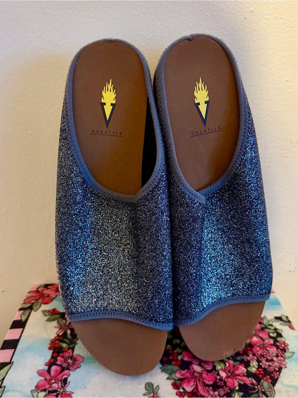 Volatile Womens Festina Platform Slide Sandal Slip on Shimmer